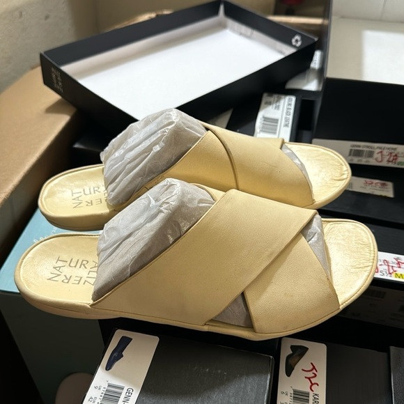 Naturalizer Genn Stroll Slide Sandal - Picture 5 of 7